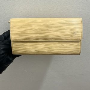 Louis Vuitton Banana Epi Sarah Wallet